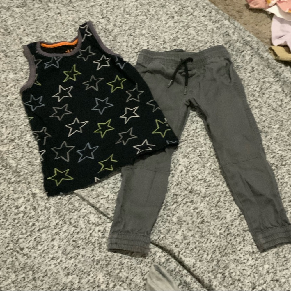 Brooklyn/Niki B. cargo jogger pants and star tank top Outfit/set